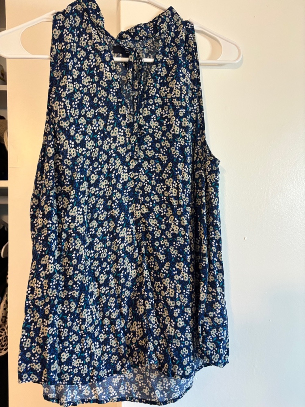 GAP Navy Cream and Teal Floral V-Neck Top